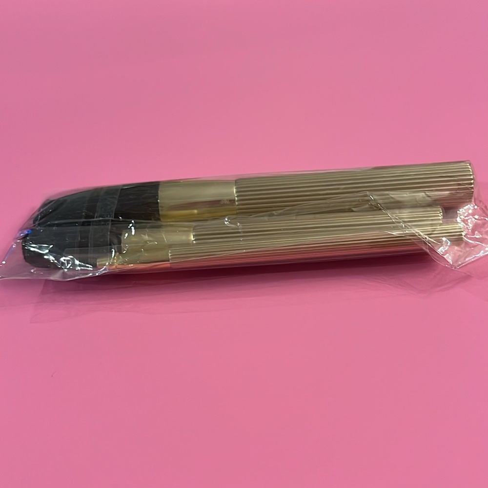 Estée Lauder set of 4 Brushes. New still in plastic. - Picture 13 of 14